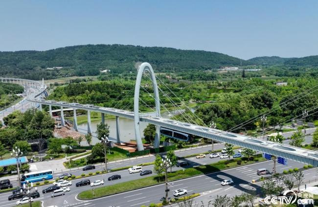 武漢光谷(gu)空軌列車(che)試車