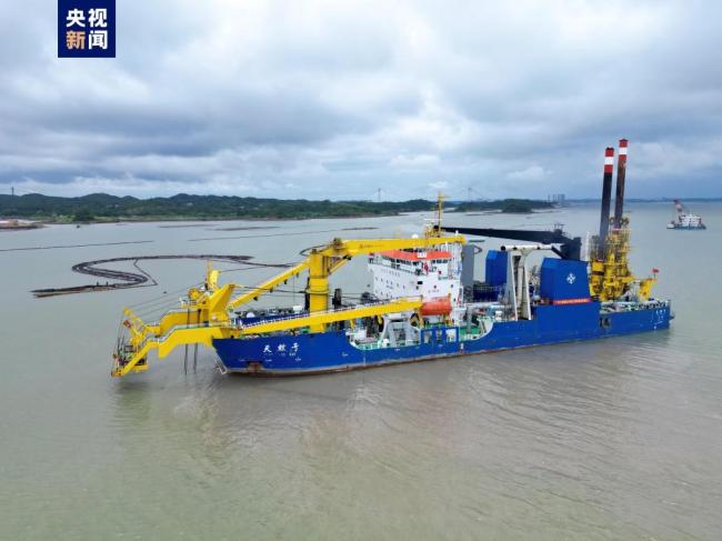 “天鲸号(hào)”投入平陸(lu)運河建設(shè)施工