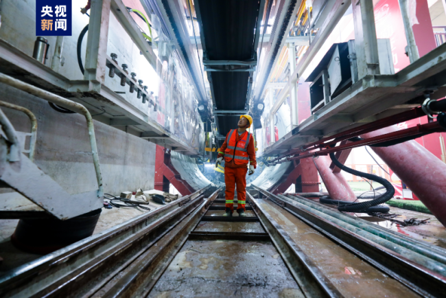 曆(li)時120天!國内(nèi)長地鐵環(huan)線盾構區(qu)間順利貫(guàn)通