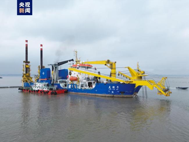 “天(tiān)鲸号”投入(ru)平陸運河(he)建設施工(gong)